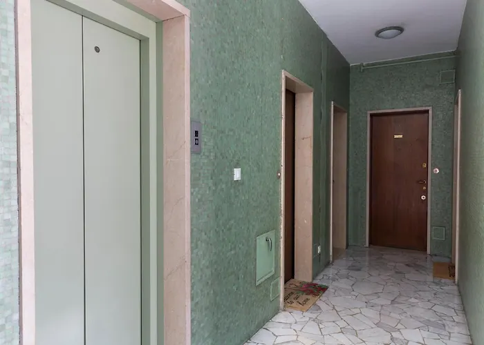 Coronelli - Flower District