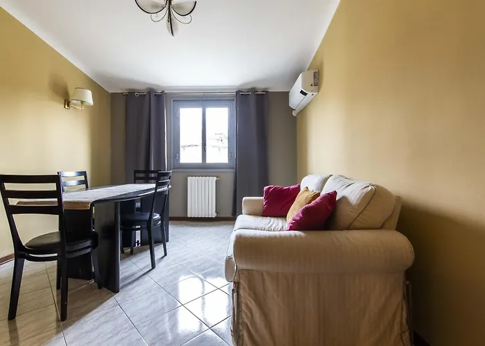 Castelfidardo 8 * Milaan
