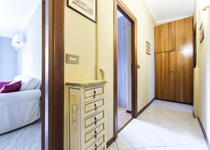 Castelfidardo 8 * Милан