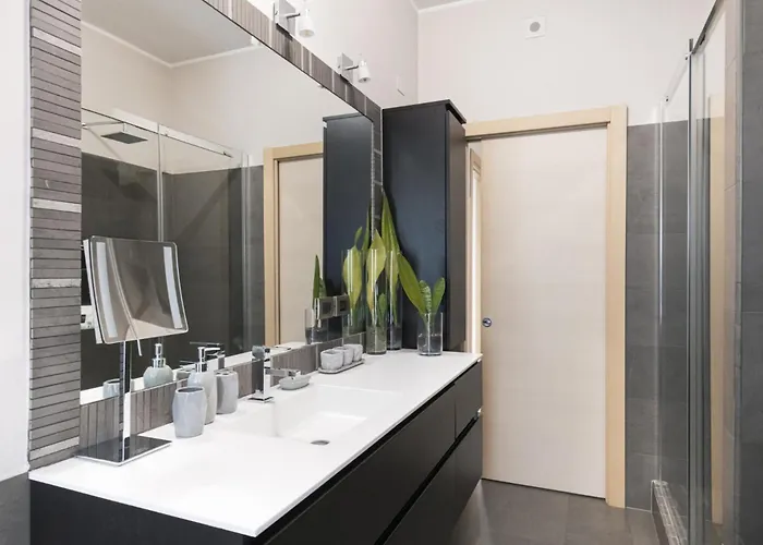 Easylife - - Luigirazza 6 - * Milan