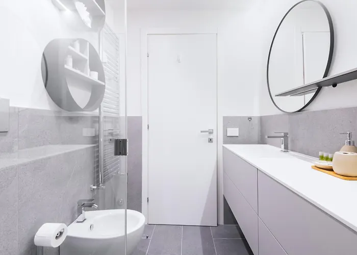 Easylife - - Foro Buonaparte 68c - Castello Sforzesco *