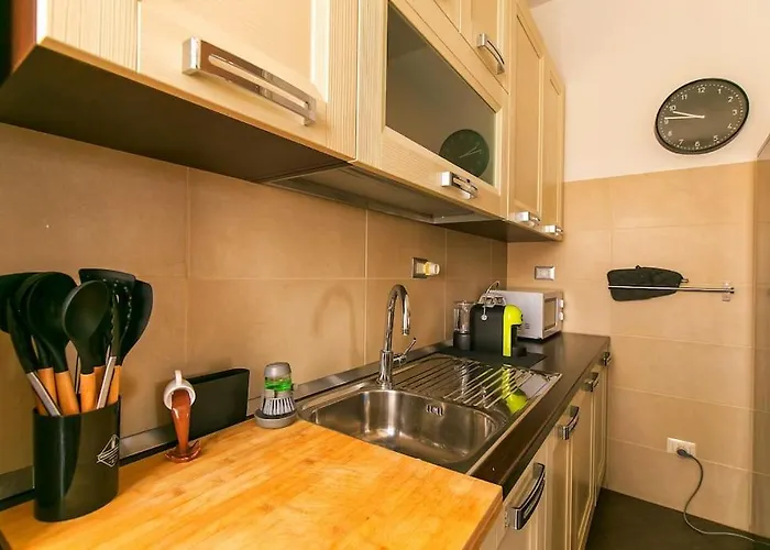 Exclusive & Strategic 2-bedroom Apartment, 50m From M4 Milan