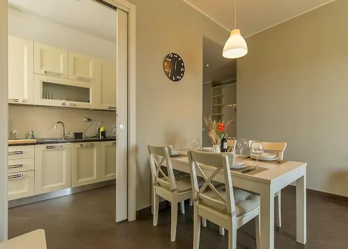 Exclusive & Strategic 2-bedroom Apartment, 50m From M4