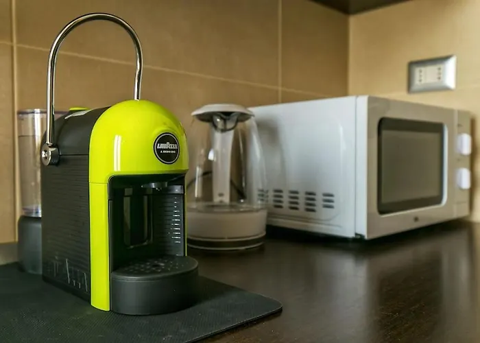 Exclusive & Strategic 2-bedroom Apartment, 50m From M4 Apartment Milan