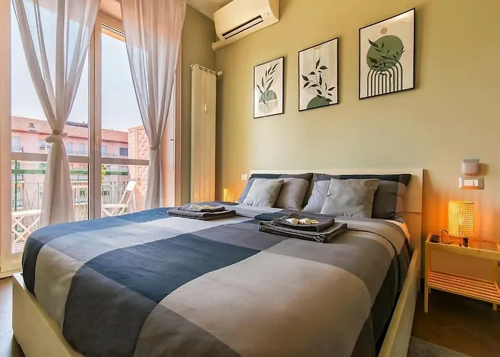 Exclusive & Strategic 2-bedroom Apartment, 50m From M4 * Milan