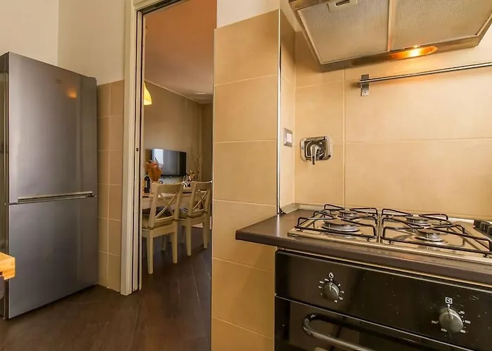 Exclusive & Strategic 2-bedroom Apartment, 50m From M4 Milan