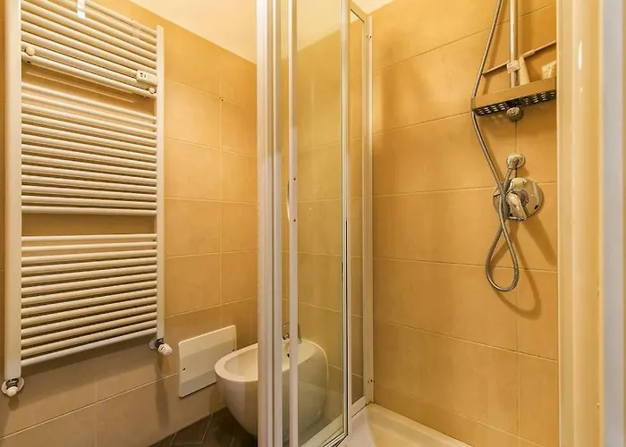 Exclusive & Strategic 2-bedroom Apartment, 50m From M4 Milan