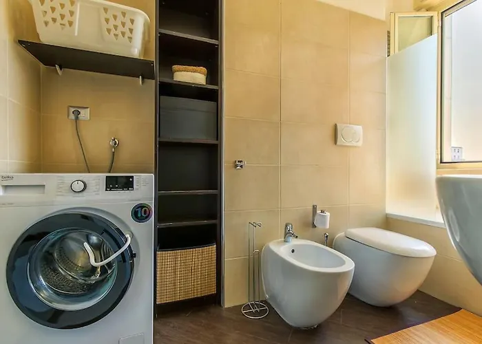 Exclusive & Strategic 2-bedroom Apartment, 50m From M4 *