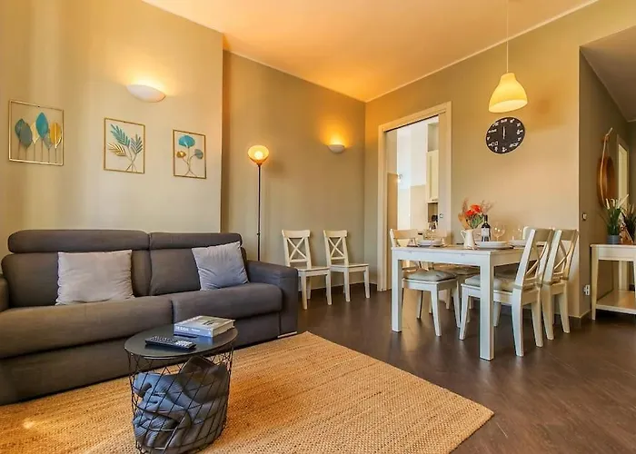 Exclusive & Strategic 2-bedroom Apartment, 50m From M4 *