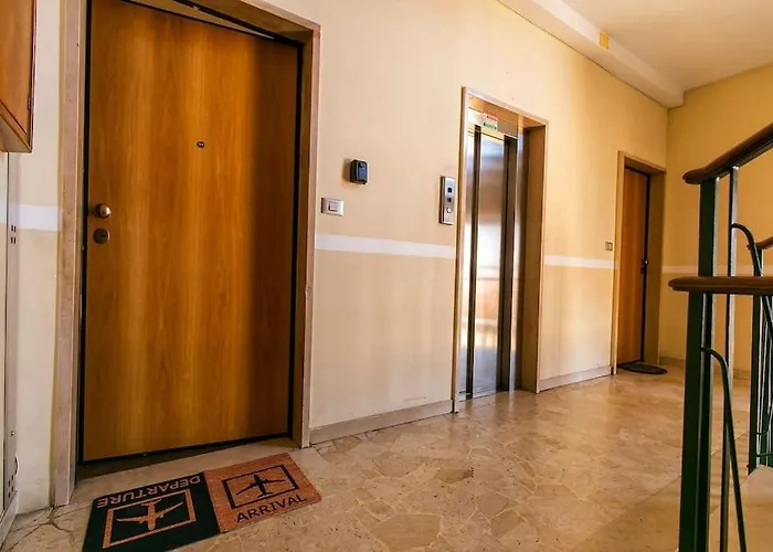 Apartment Exclusive & Strategic 2-bedroom Apartment, 50m From M4 Milan