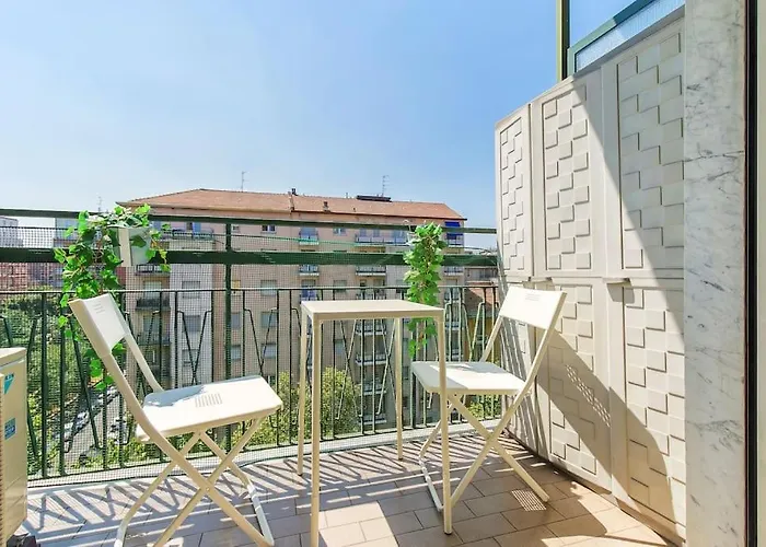 Exclusive & Strategic 2-bedroom Apartment, 50m From M4 Milan