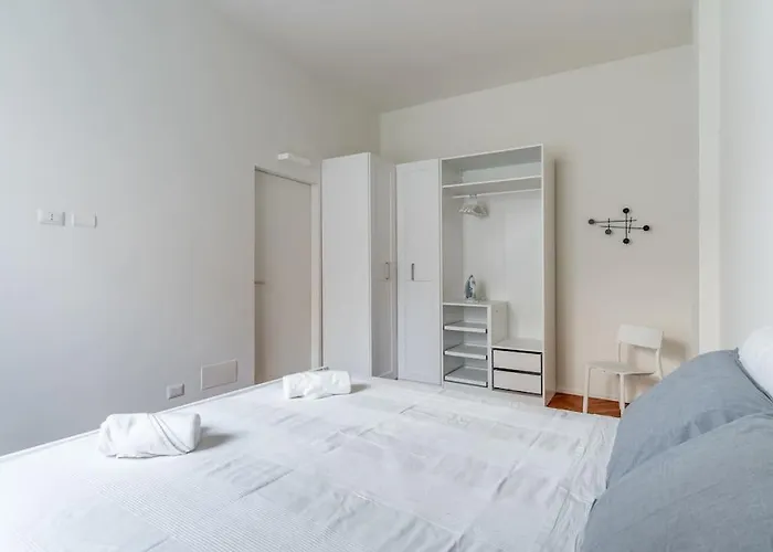 Urban Flat Papiniano - Walk To Duomo Navigli M2-M4 Apartamento Milán