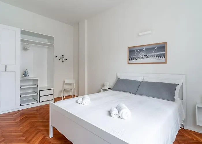 Urban Flat Papiniano - Walk To Duomo Navigli M2-M4 Apartamento *