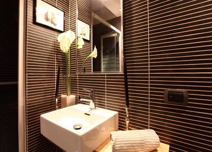 Accogliente Bilocale Vicino Metropolitana Daire