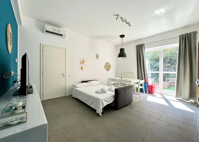 Oasis In The City- Private Garden