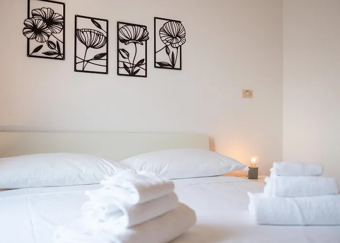 Keys Of Italy - Xxv Aprile 9 Dazzling 2 * 밀라노