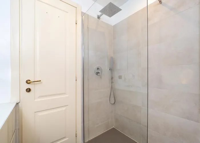 Keys Of Italy - Xxv Aprile 9 Dazzling 2 * 밀라노