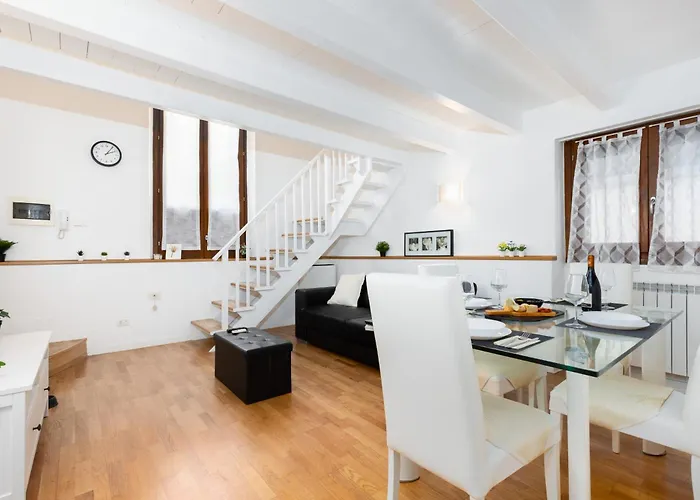 Prada Loft - Posto Auto Privato Apartment Milan