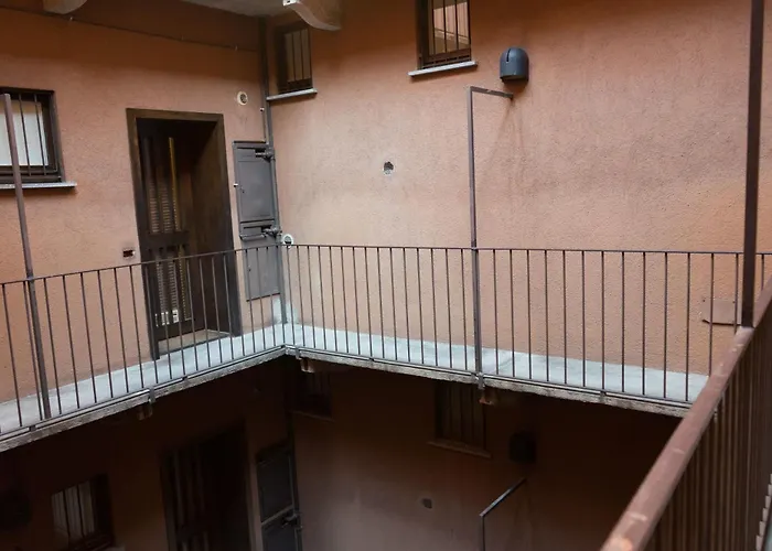 Disciplini A 5 Min Dal Duomo Apartamento Milão