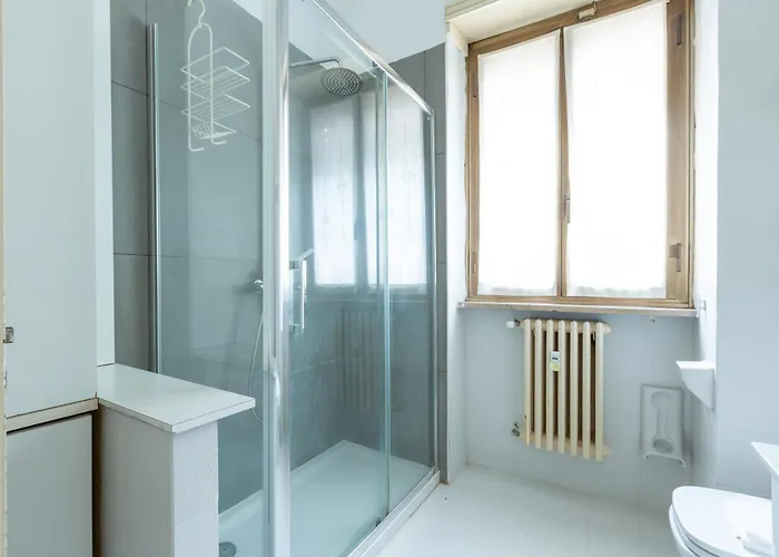 Easytopstay - Lorenteggio Large Flat Милан