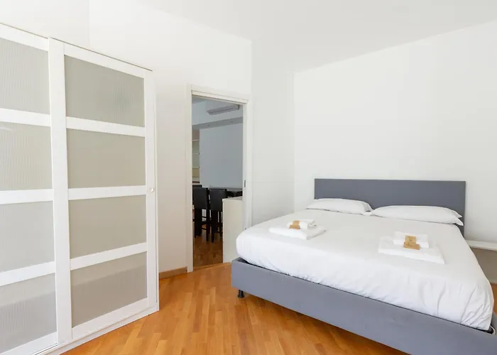 Easytopstay - Lorenteggio Large Flat Милан