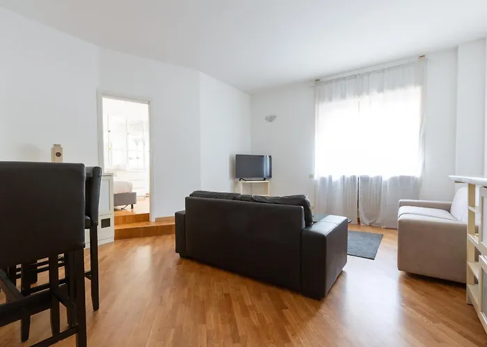 Апартаменты Easytopstay - Lorenteggio Large Flat