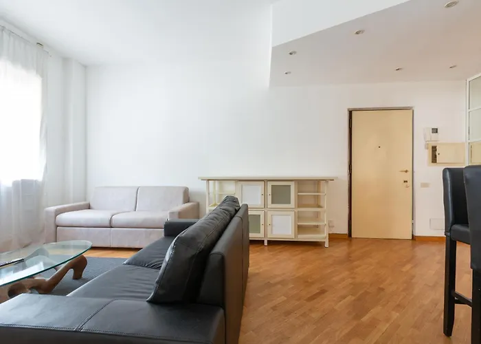 Easytopstay - Lorenteggio Large Flat Милан