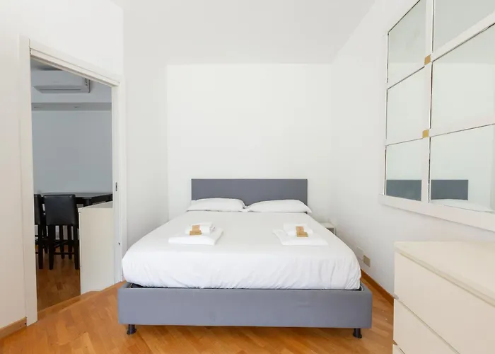 Easytopstay - Lorenteggio Large Flat شقة