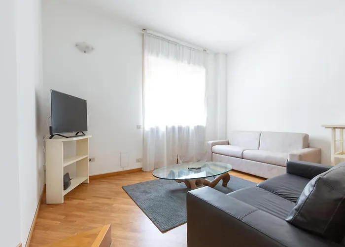 Easytopstay - Lorenteggio Large Flat Апартаменты Милан