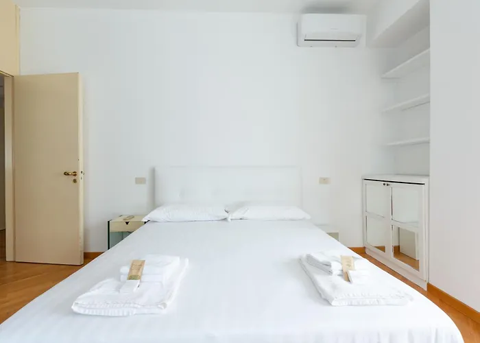 شقة Easytopstay - Lorenteggio Large Flat ميلان