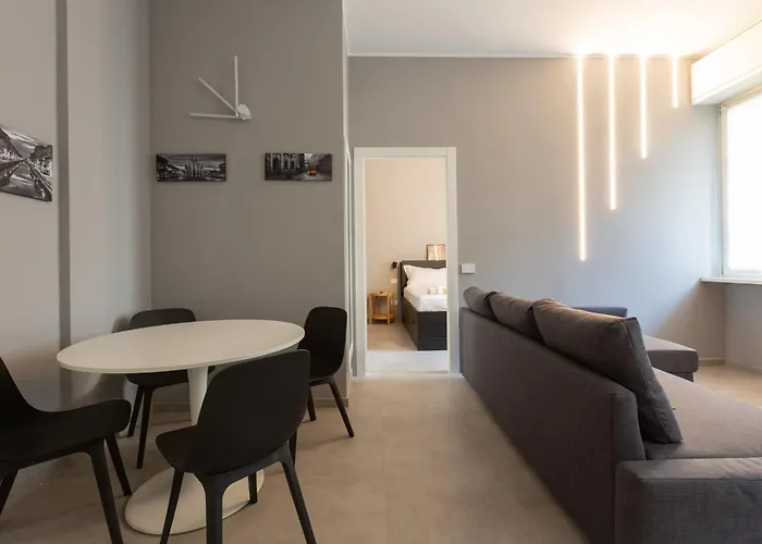 아파트 Easytopstay - Marche Charming Flat 밀라노