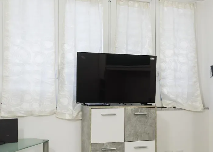 Cozy 2 Bedrooms, 10 Min For Centre, 3 From Linate Apartmán