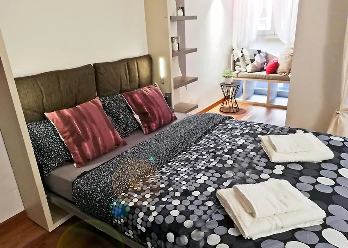 Foro Buonaparte - Red Castello Sforzesco * Milaan