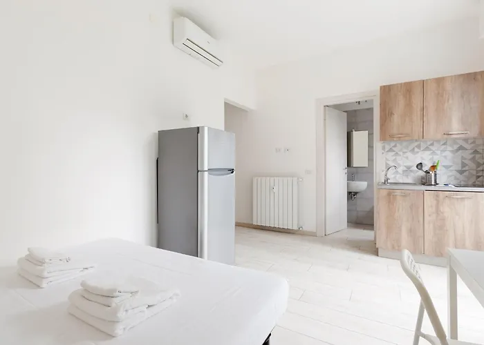 Lägenhet Cimiano M2 Cozy With Balcony Milano