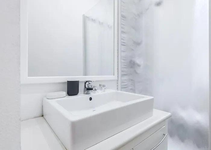 Easylife - - Morrone 21 - Porta Venezia Appartamento *