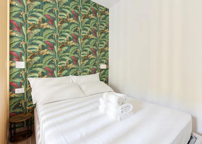 Guesthost - Forlanini M4 Modern With Balcony Apartment