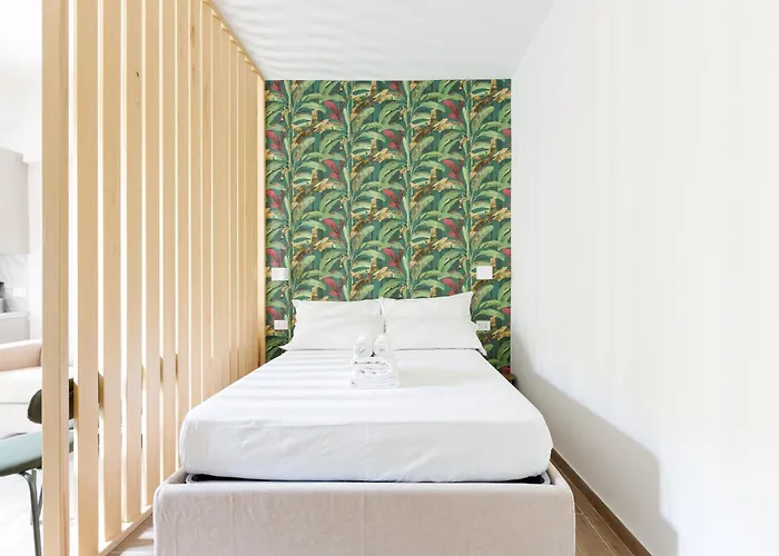 Guesthost - Forlanini M4 Modern With Balcony Apartment