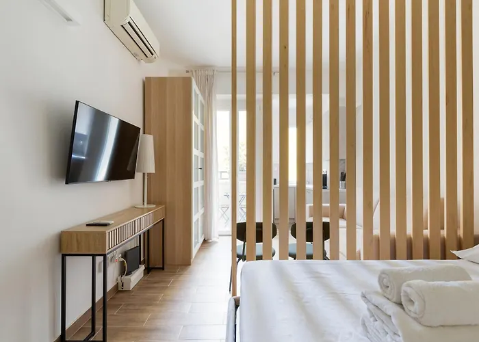 Guesthost - Forlanini M4 Modern With Balcony * Milán