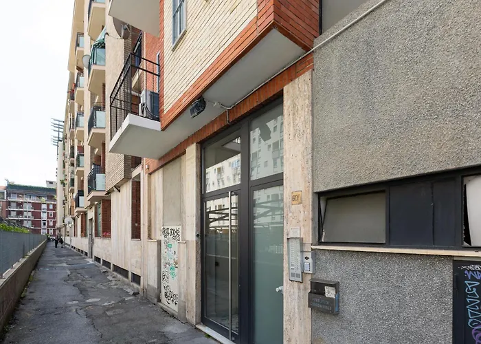 Guesthost - Forlanini M4 Modern With Balcony * Milan