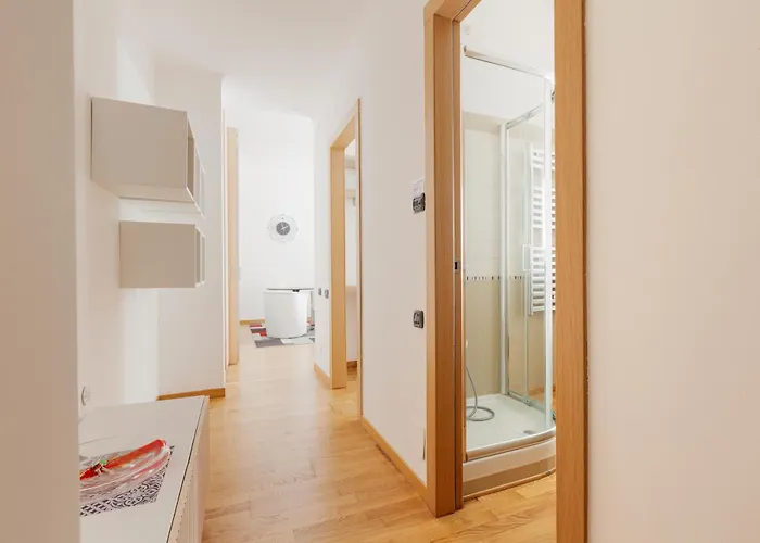 Guesthost - Domodossola M5 Modern