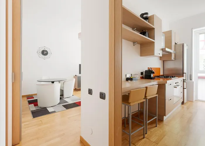 Guesthost - Domodossola M5 Modern