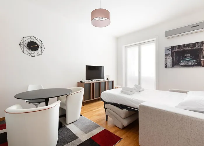 Guesthost - Domodossola M5 Modern Apartment Milan