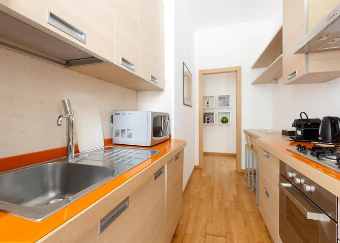 Guesthost - Domodossola M5 Modern