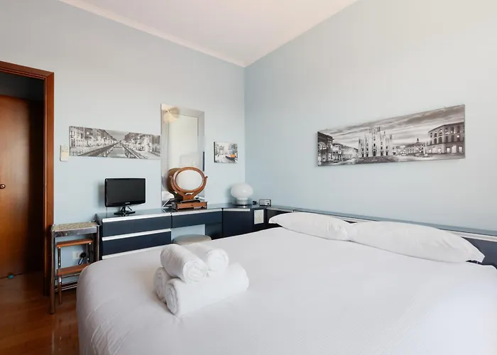 Guesthost - Roomy With Comfort! Metro M4 Linate Apartmán