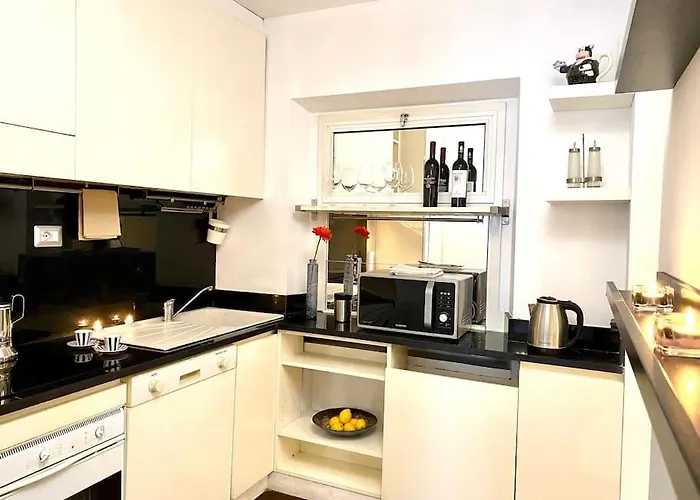 Apartament Duomo Area 2 Bedroom Deluxe Mediolan