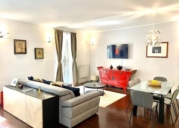 Duomo Area 2 Bedroom Deluxe Apartament