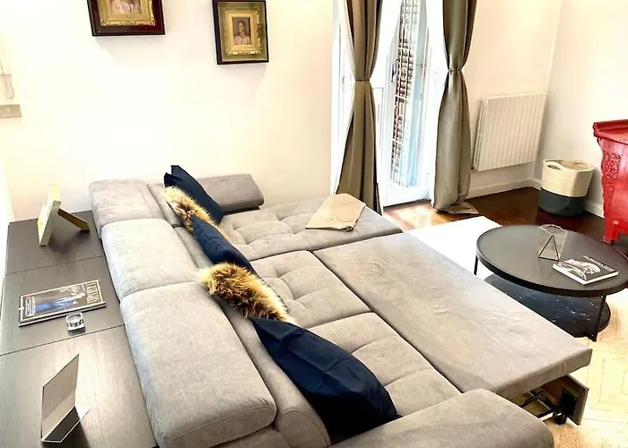 Apartament Duomo Area 2 Bedroom Deluxe Mediolan