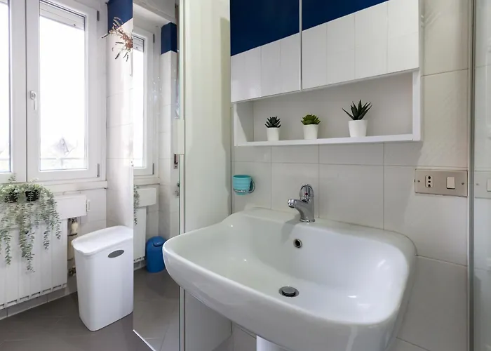 Trendy Corner - Fashion District * Milaan