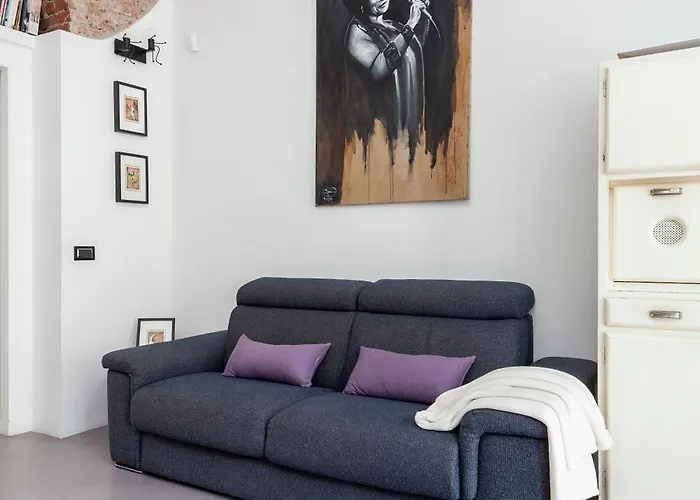 Stylish Industrial Flat * מילאנו