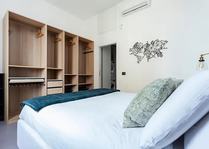 Stylish Industrial Flat מילאנו